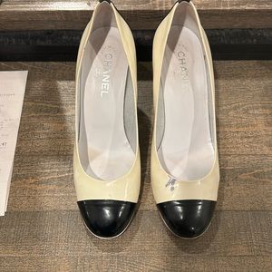 MOVING SALE Chanel cream heel with black toe